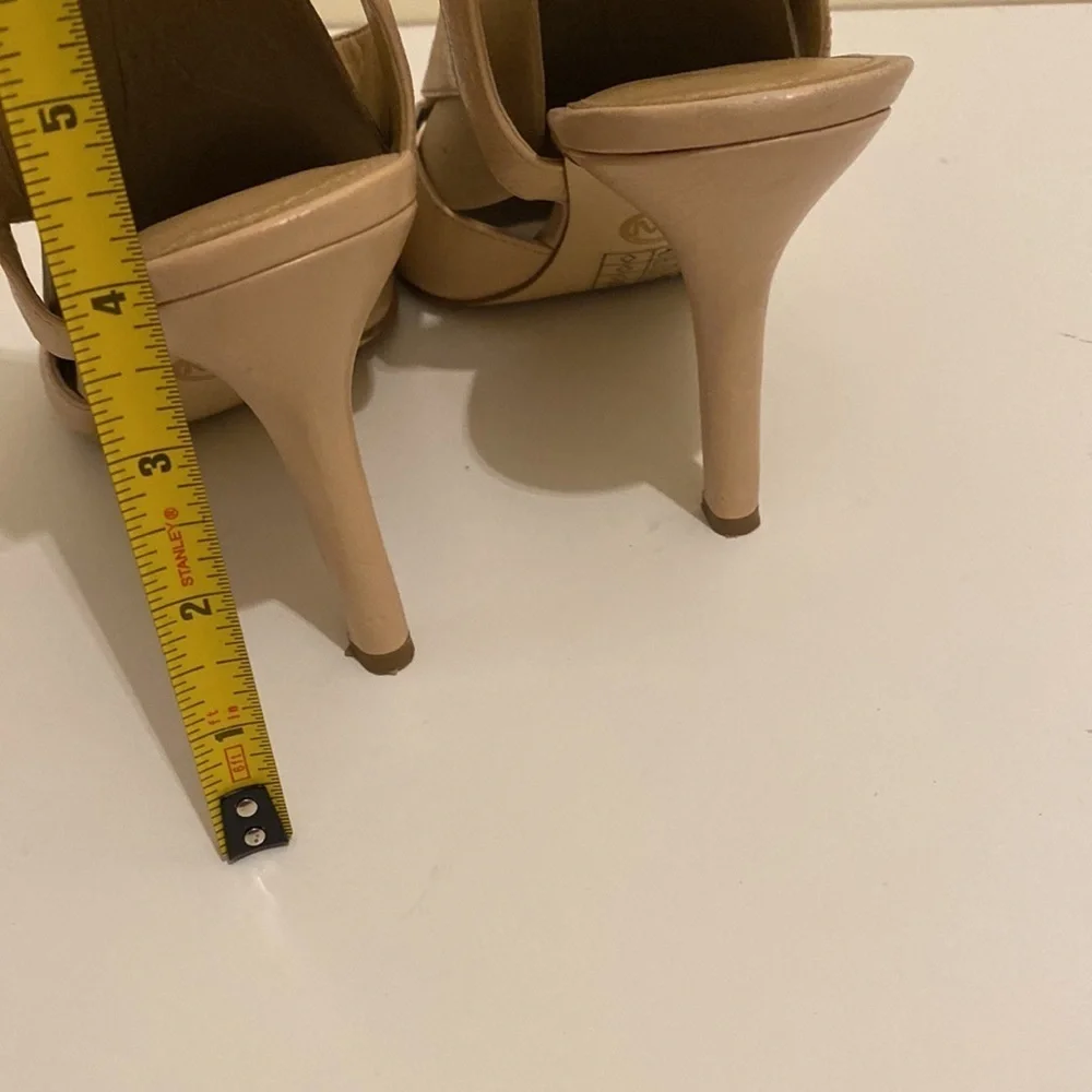 Michael Kors BECKY leather heels sandals . Size 9